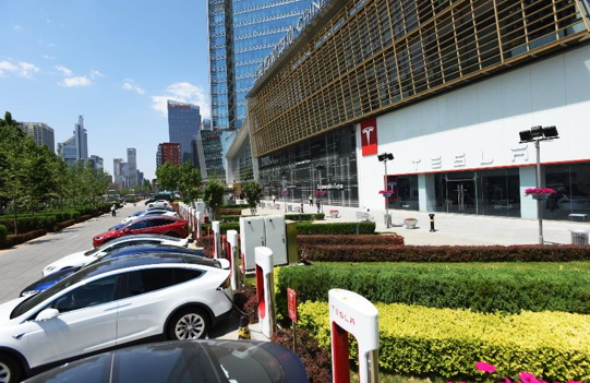 亞洲最大超級充電站可以使華貿(mào)周邊特斯拉車主更便捷、高效地進行充電