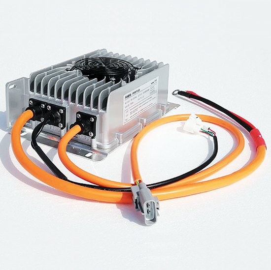 2000W系列車載式/船載式密封充電機